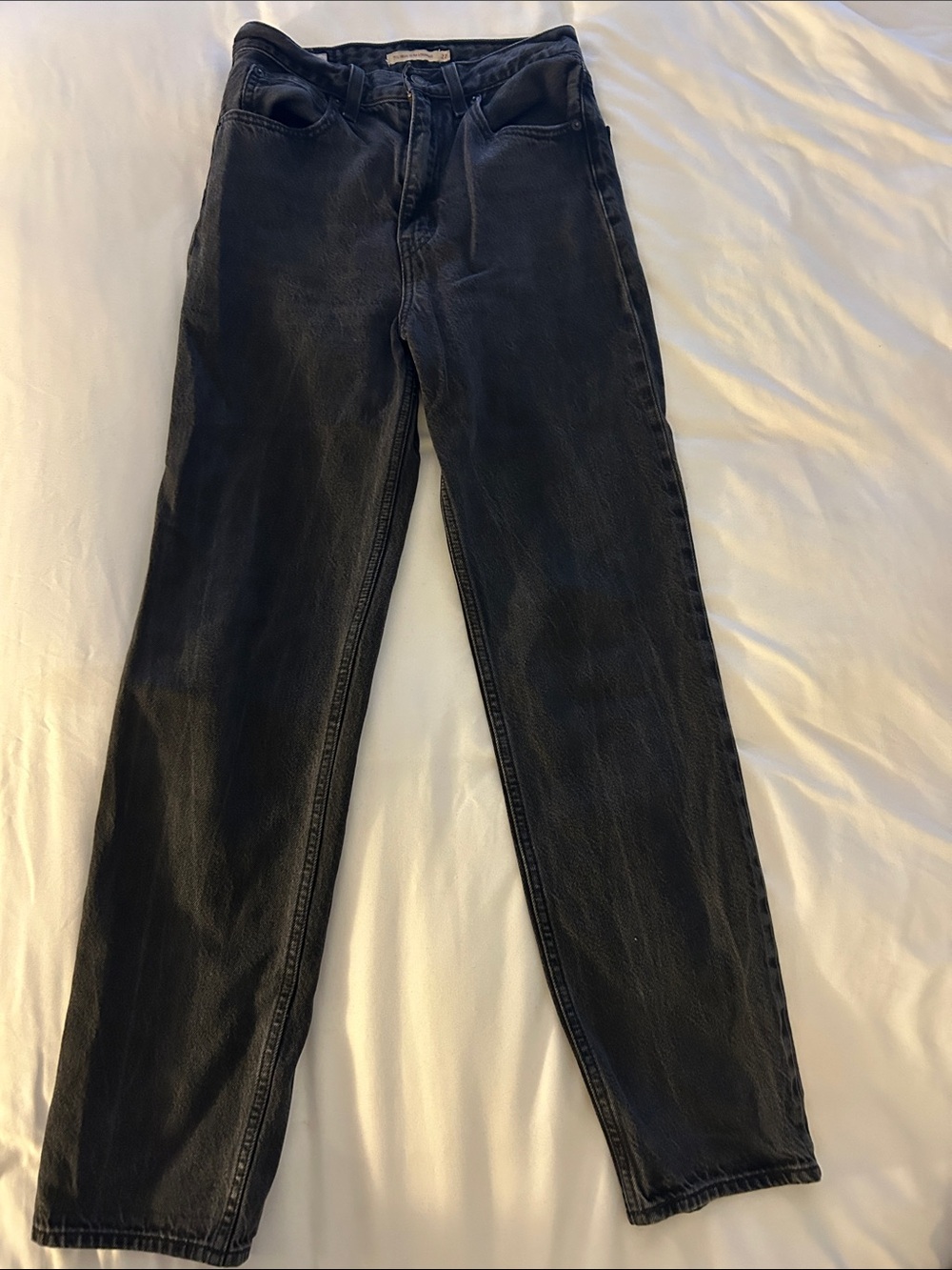 Levi's Premium Black Women’s High-Rise Straight Jeans